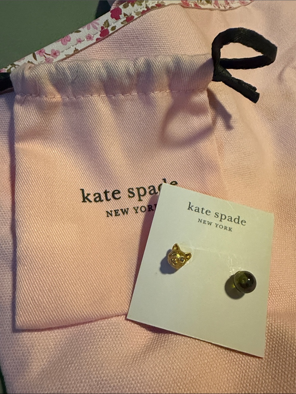 kate spade gold and peridot house cat earrings
